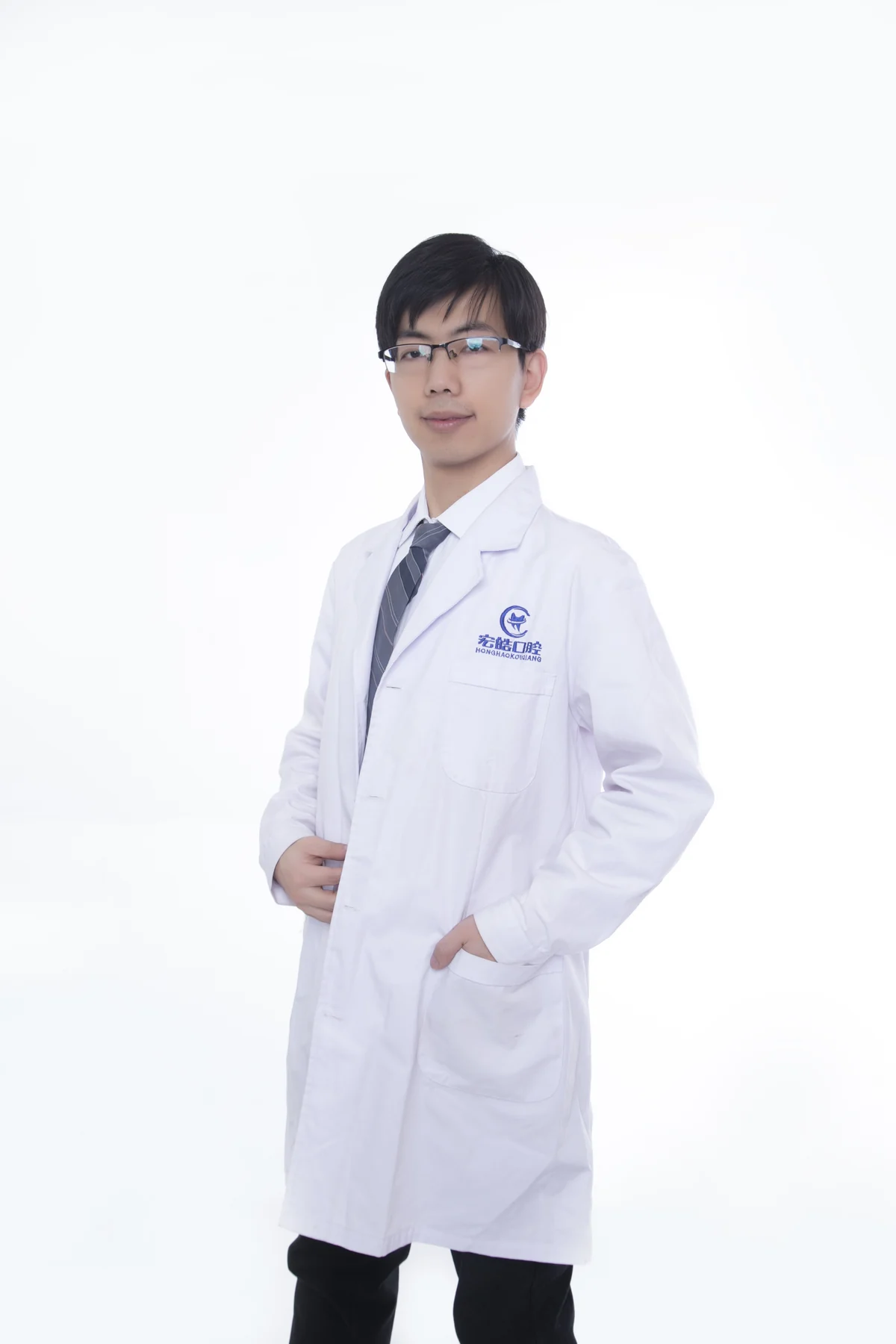 郗志博医生形象照